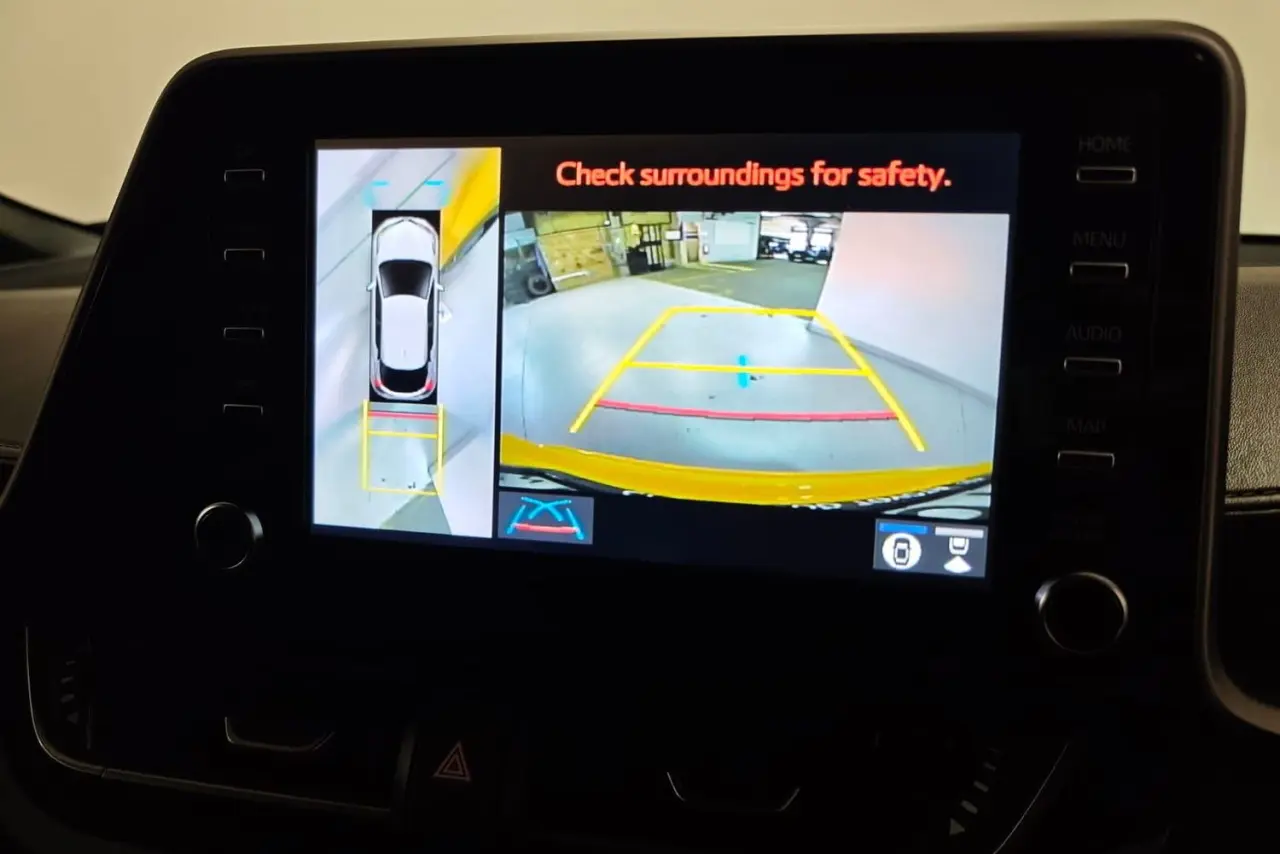 2021 Toyota C-HR Gallery Image 18