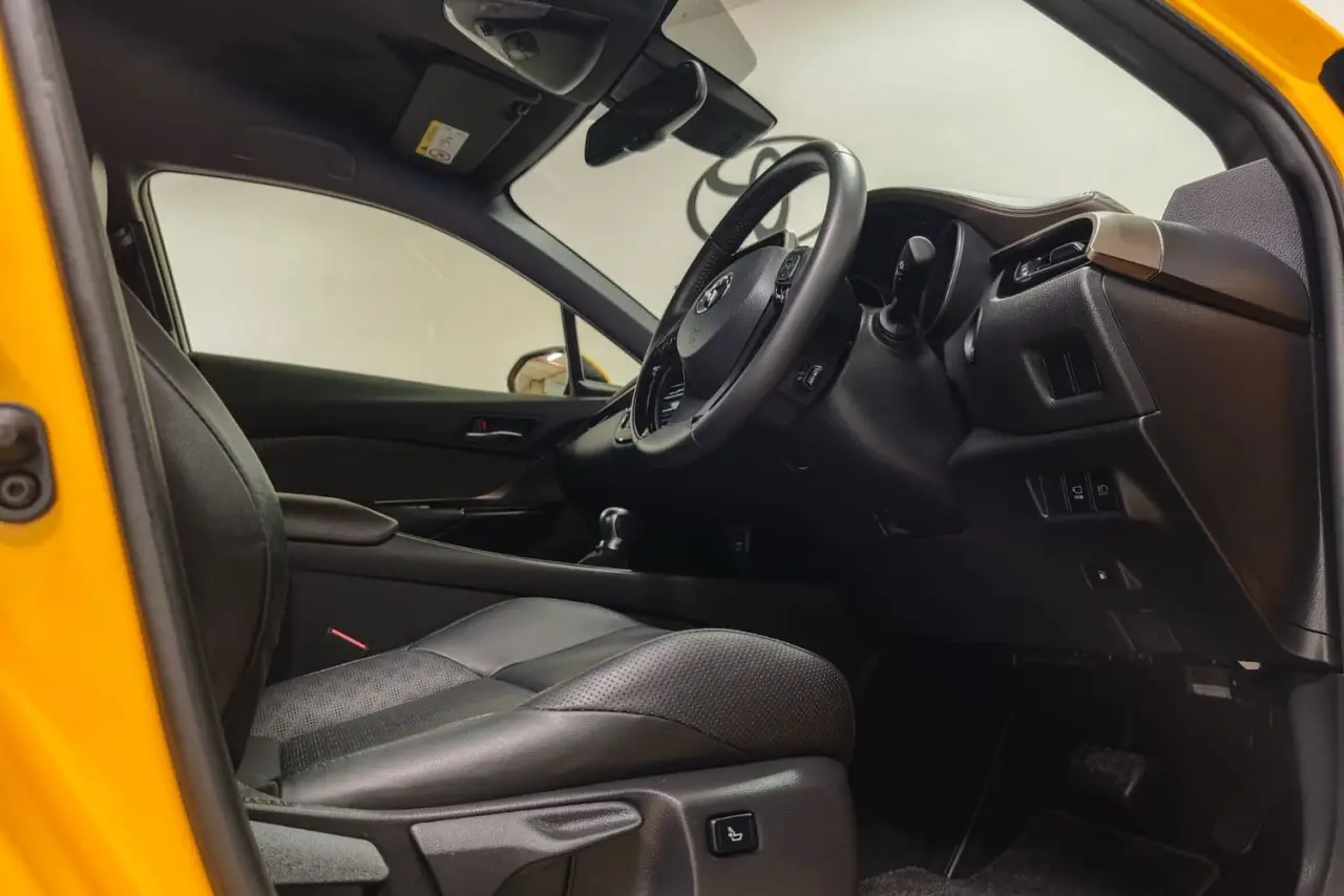 2021 Toyota C-HR Gallery Image 9