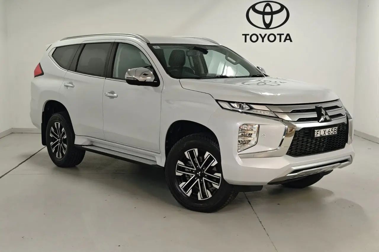 2024 Mitsubishi Pajero Sport Gallery Image 1