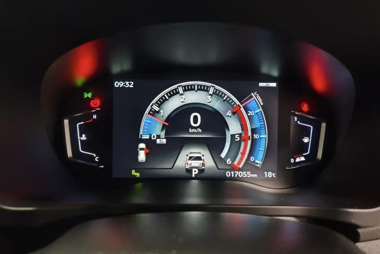 2024 Mitsubishi Pajero Sport Gallery Image 18