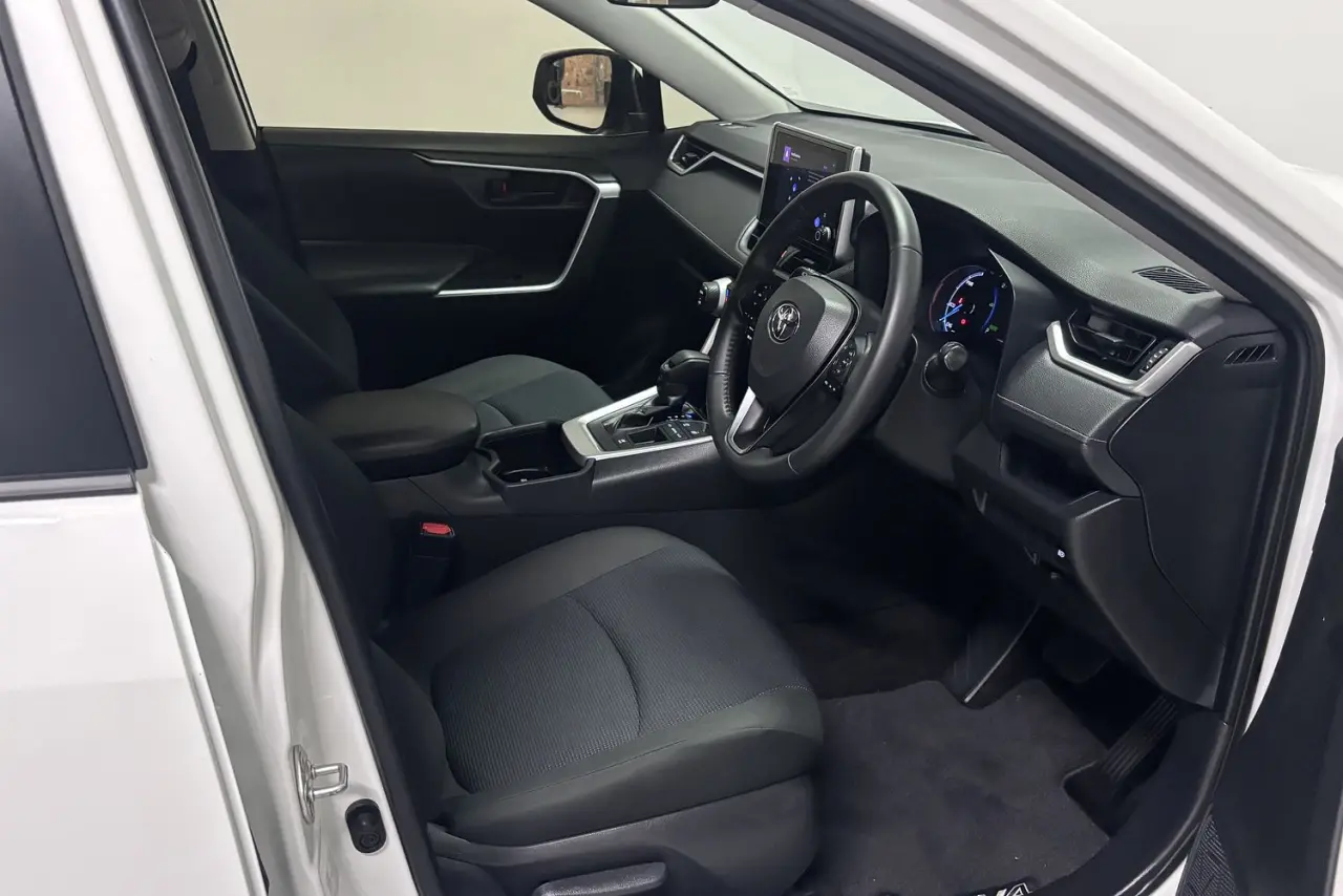 2024 Toyota RAV4 Gallery Image 10