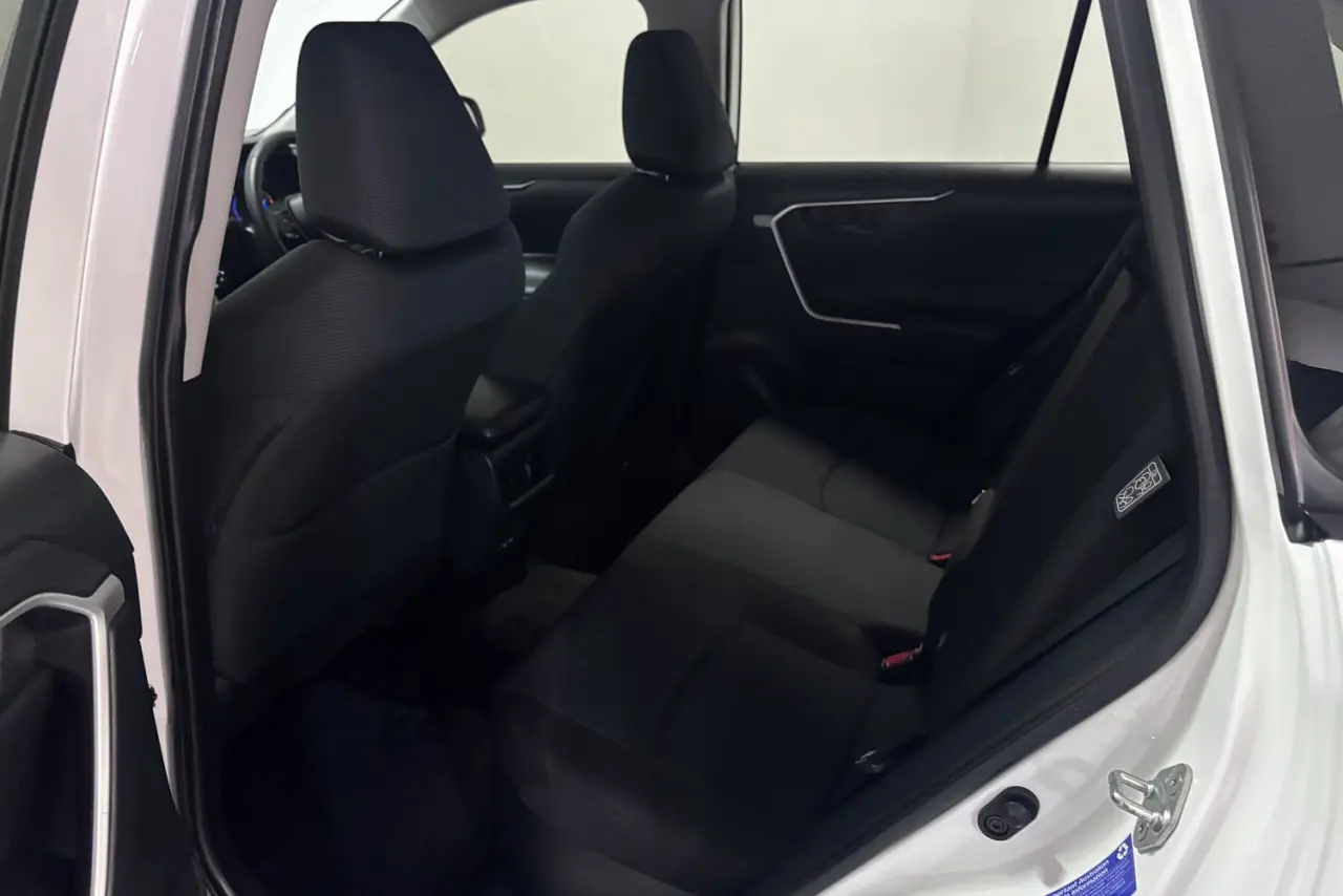 2024 Toyota RAV4 Gallery Image 13