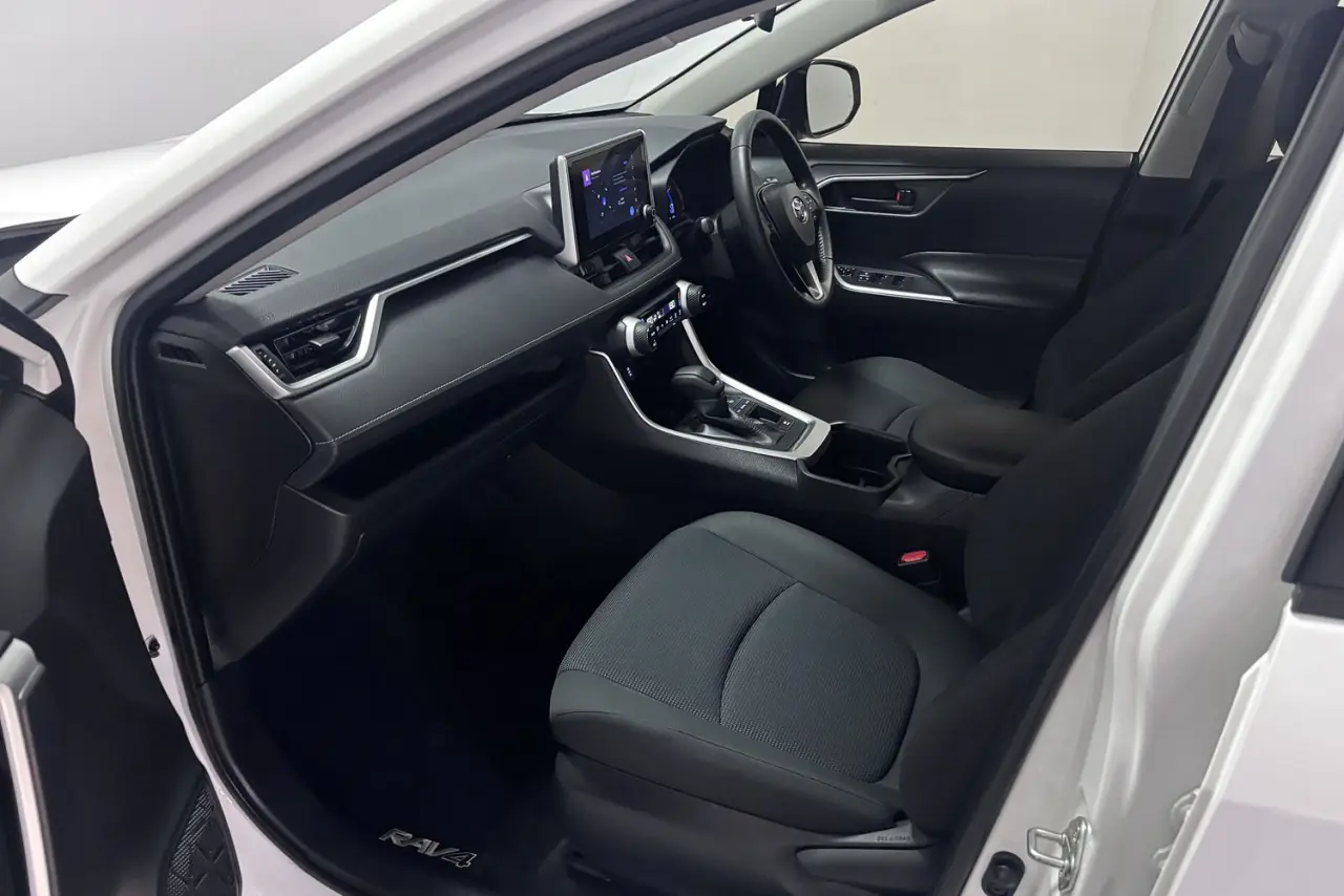 2024 Toyota RAV4 Gallery Image 14