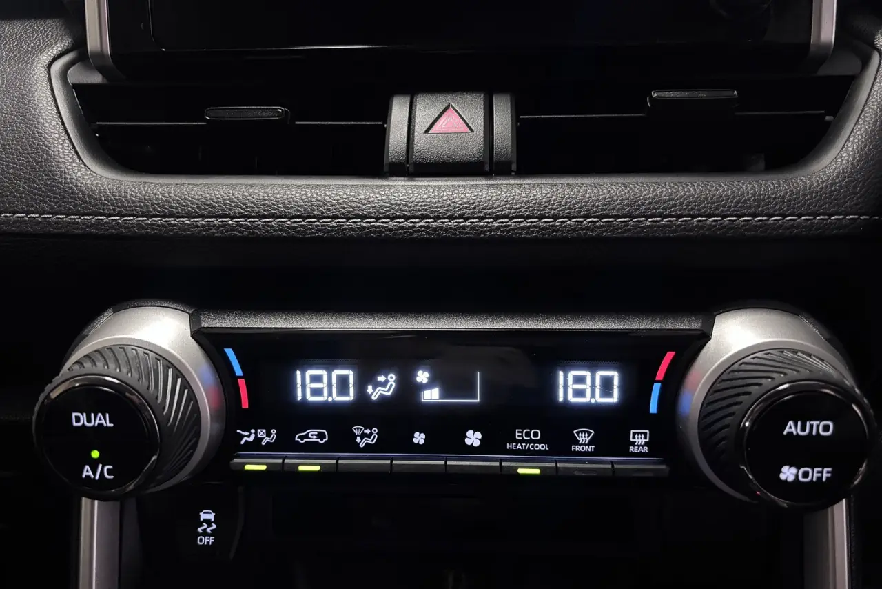 2024 Toyota RAV4 Gallery Image 19