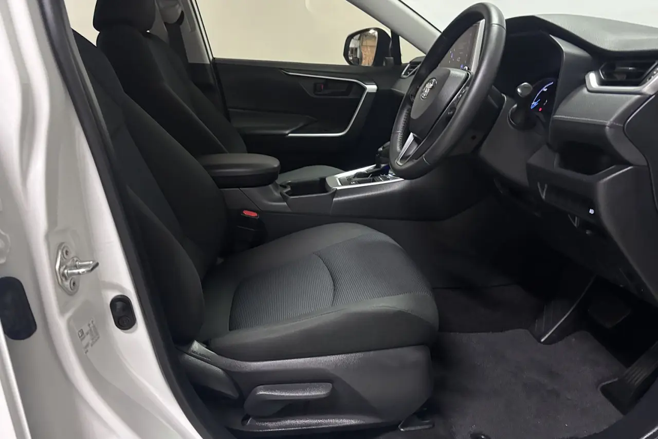 2024 Toyota RAV4 Gallery Image 21