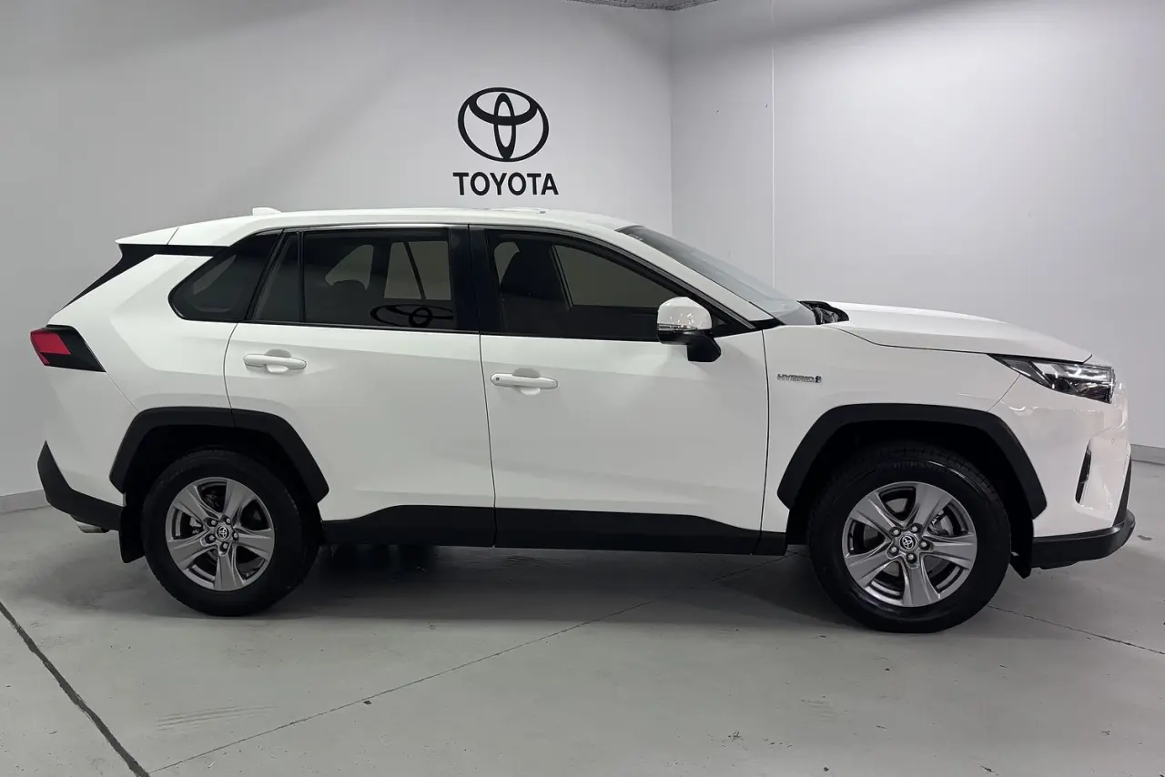 2024 Toyota RAV4 Gallery Image 4