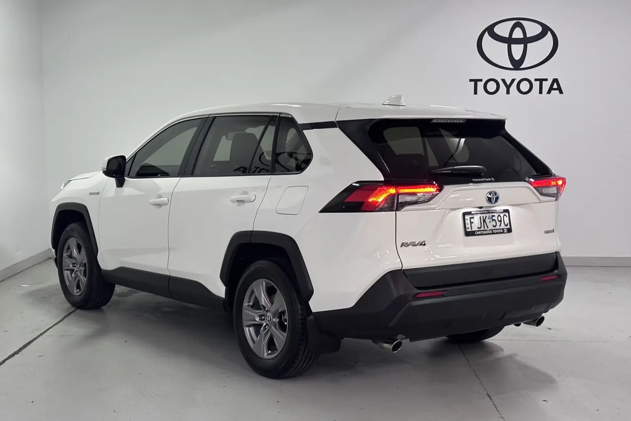 2024 Toyota RAV4 Gallery Image 8