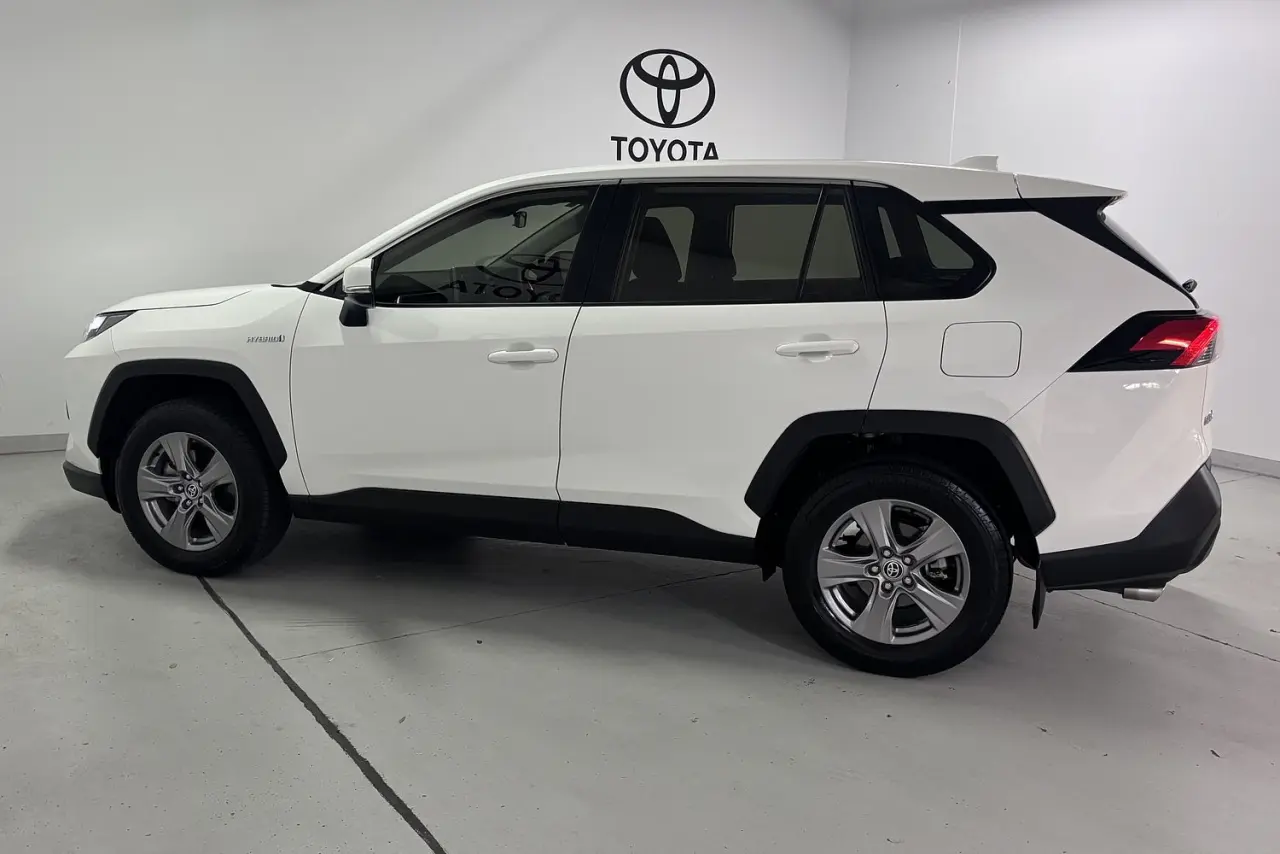 2024 Toyota RAV4 Gallery Image 9