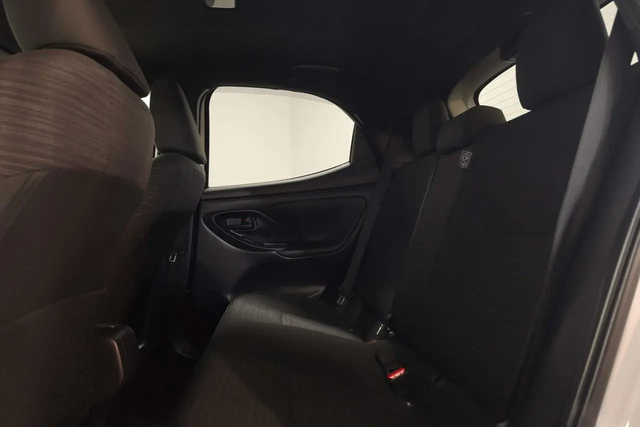 2022 Toyota Yaris Gallery Image 13