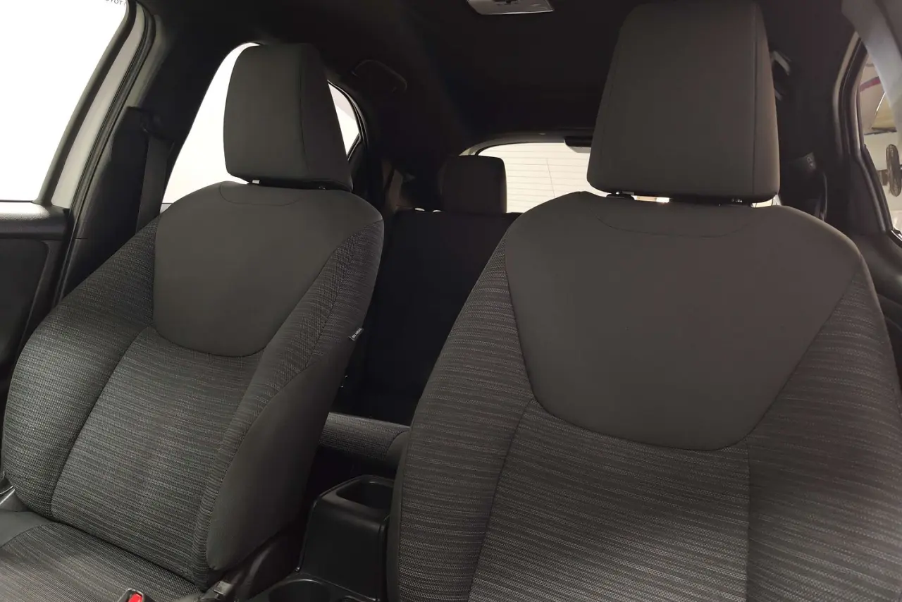 2022 Toyota Yaris Gallery Image 15