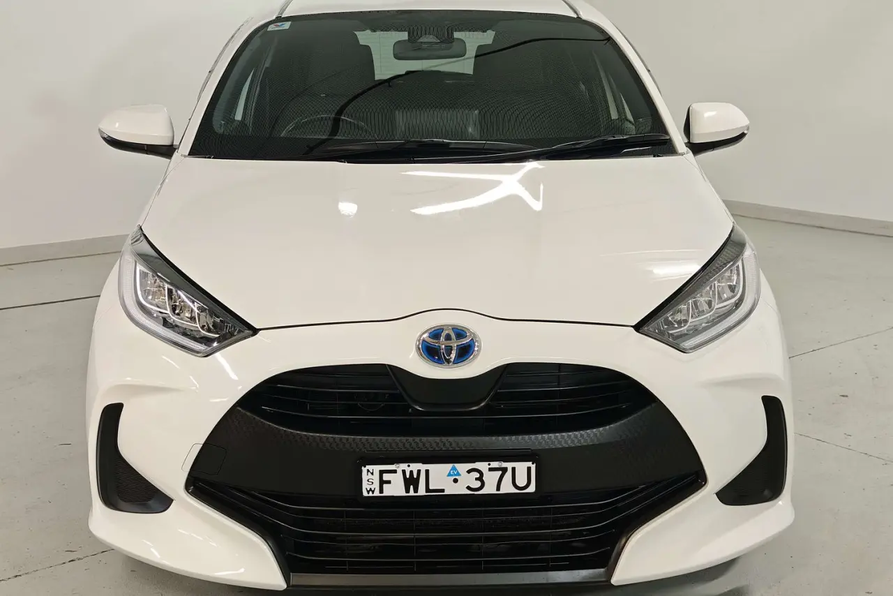 2022 Toyota Yaris Gallery Image 3