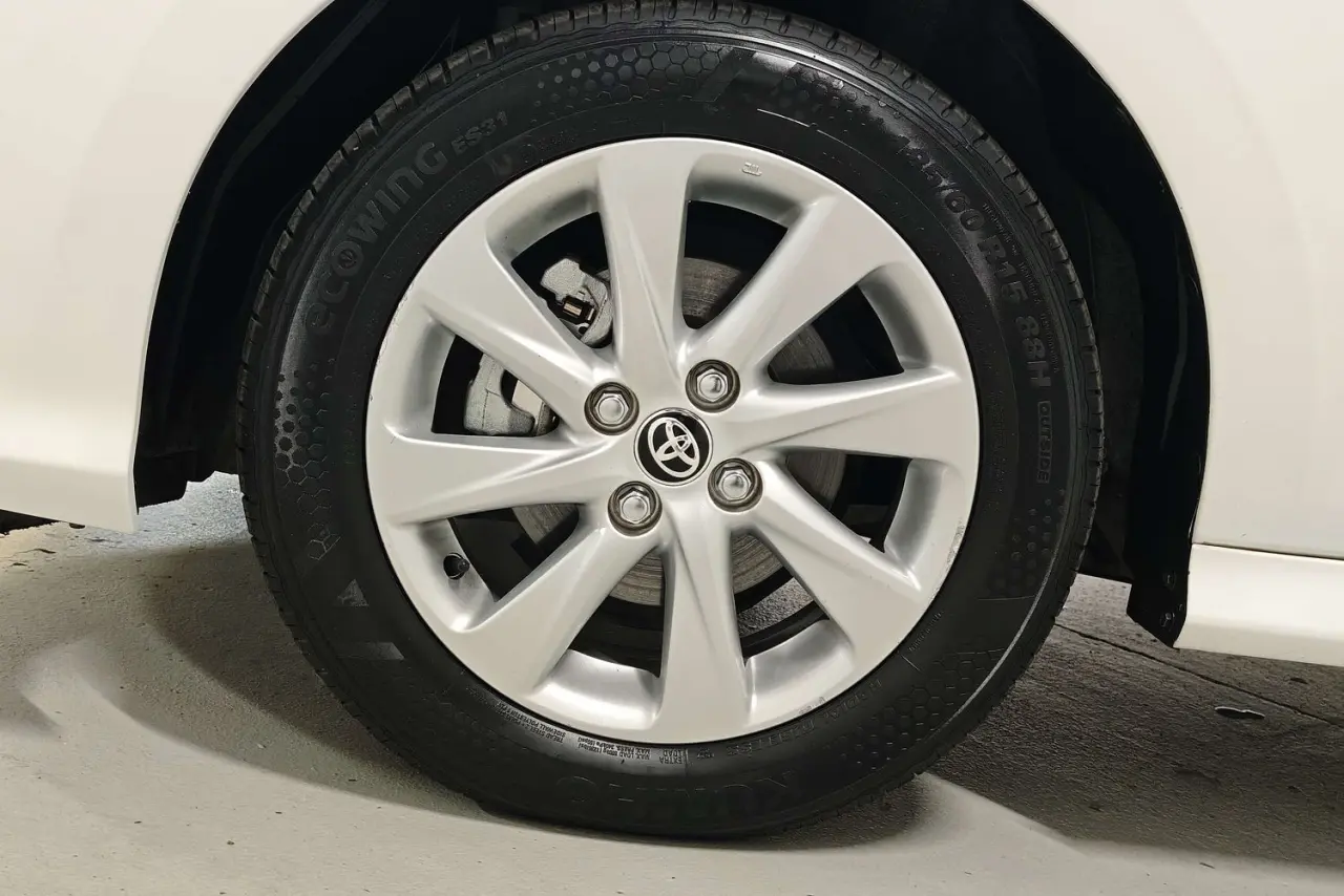 2022 Toyota Yaris Gallery Image 5