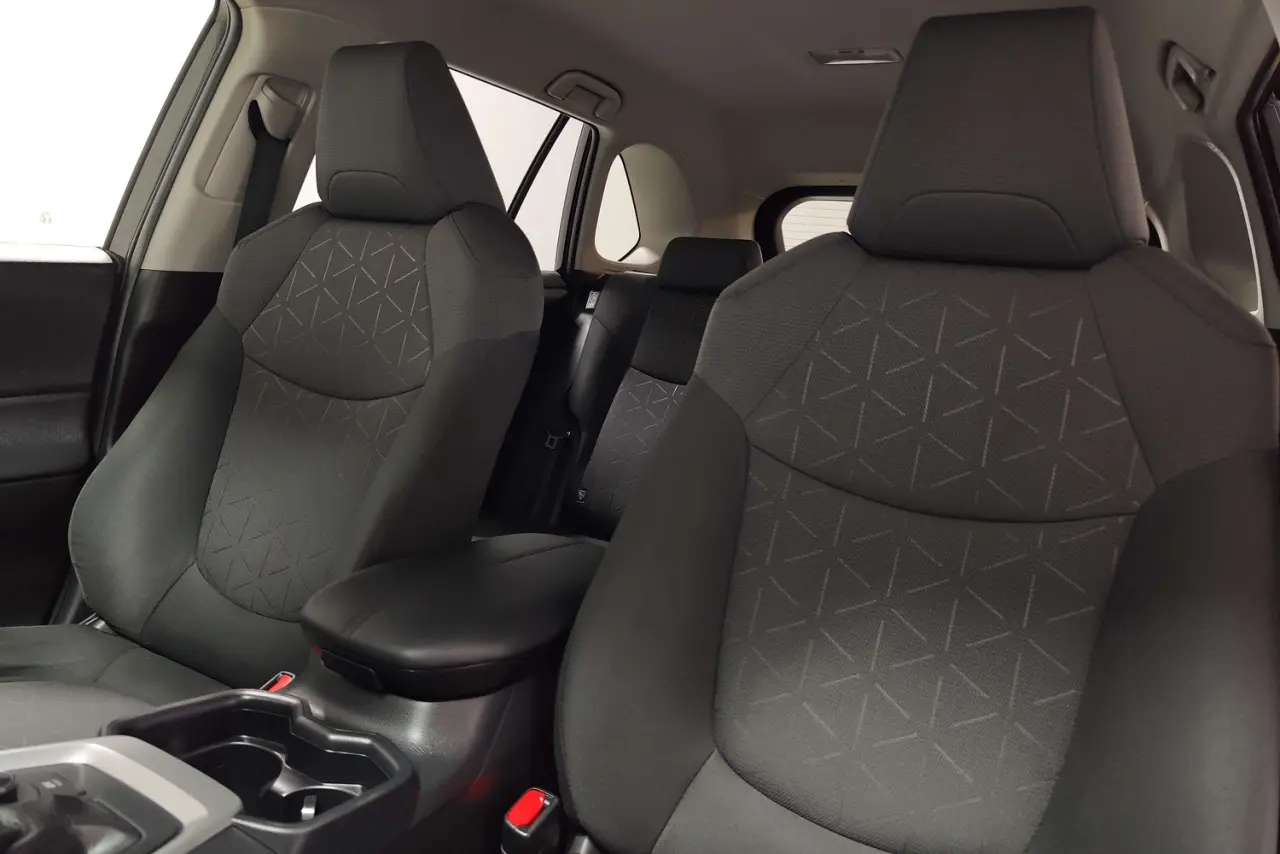 2021 Toyota RAV4 Gallery Image 16