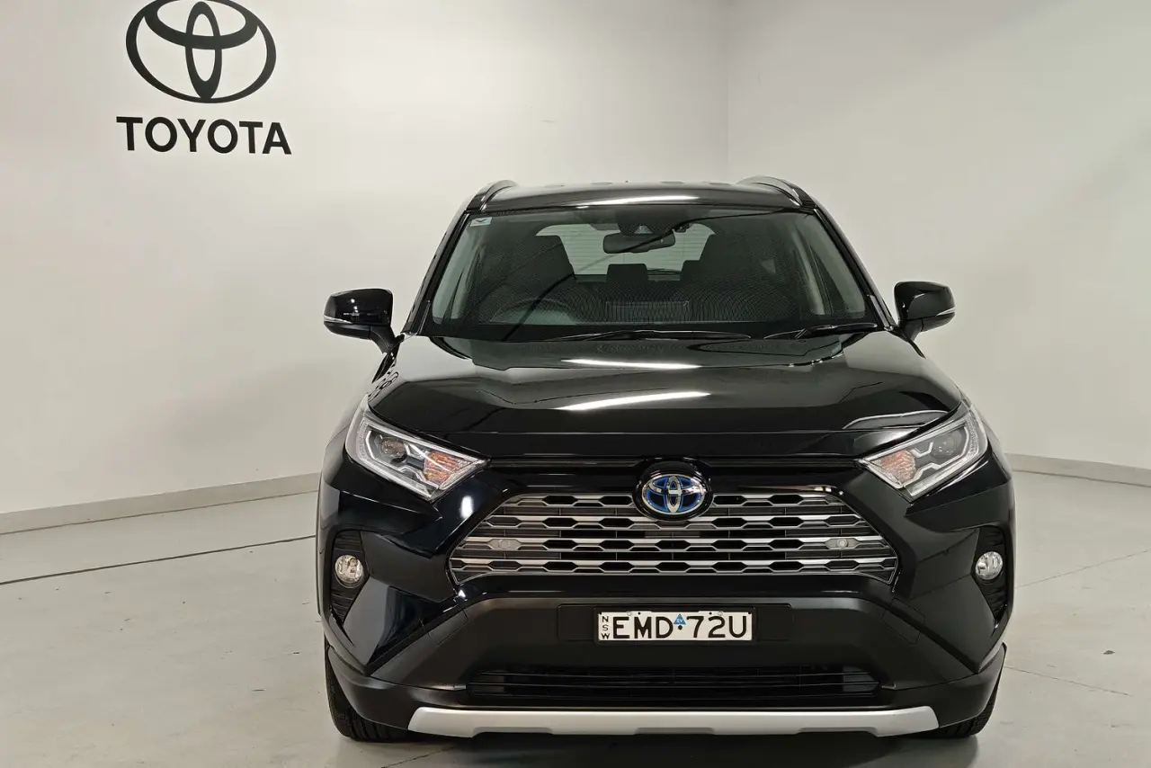 2021 Toyota RAV4 Gallery Image 2