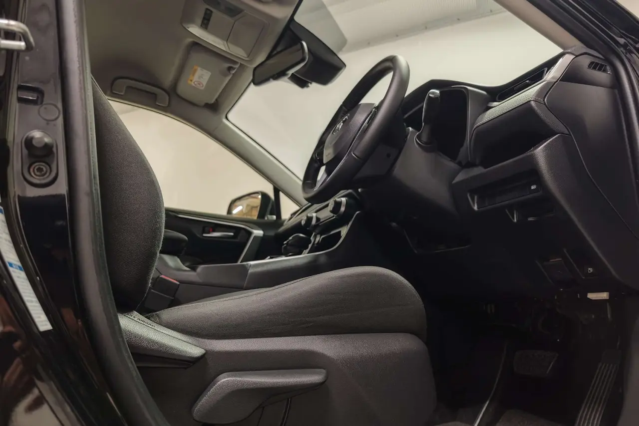 2021 Toyota RAV4 Gallery Image 23