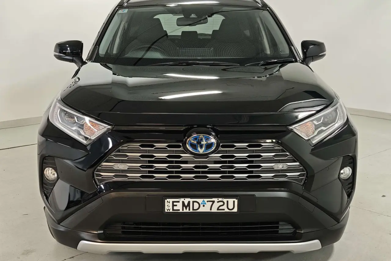 2021 Toyota RAV4 Gallery Image 3