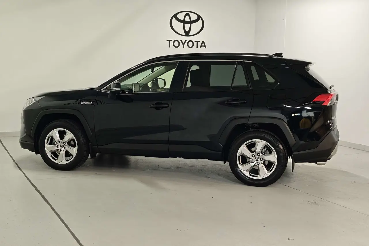 2021 Toyota RAV4 Gallery Image 9