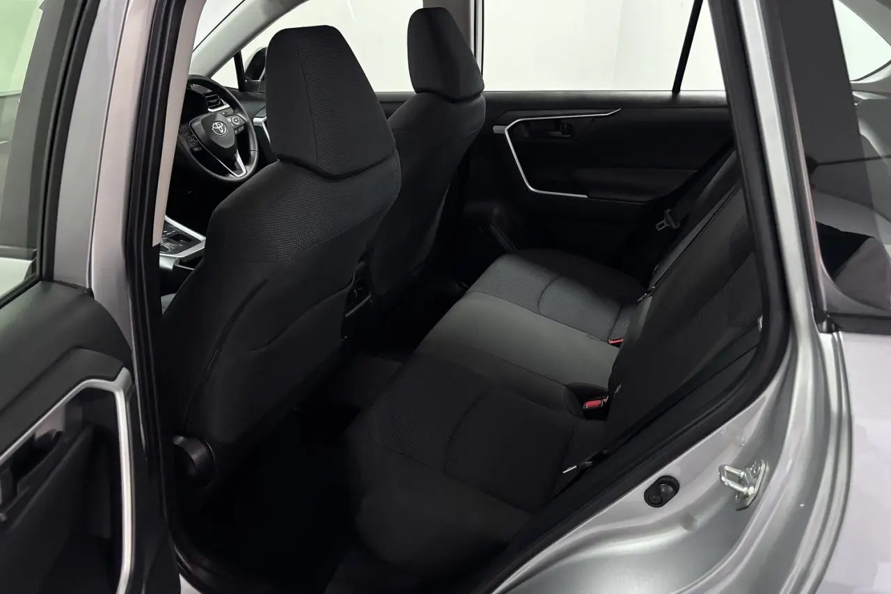 2024 Toyota RAV4 Gallery Image 13