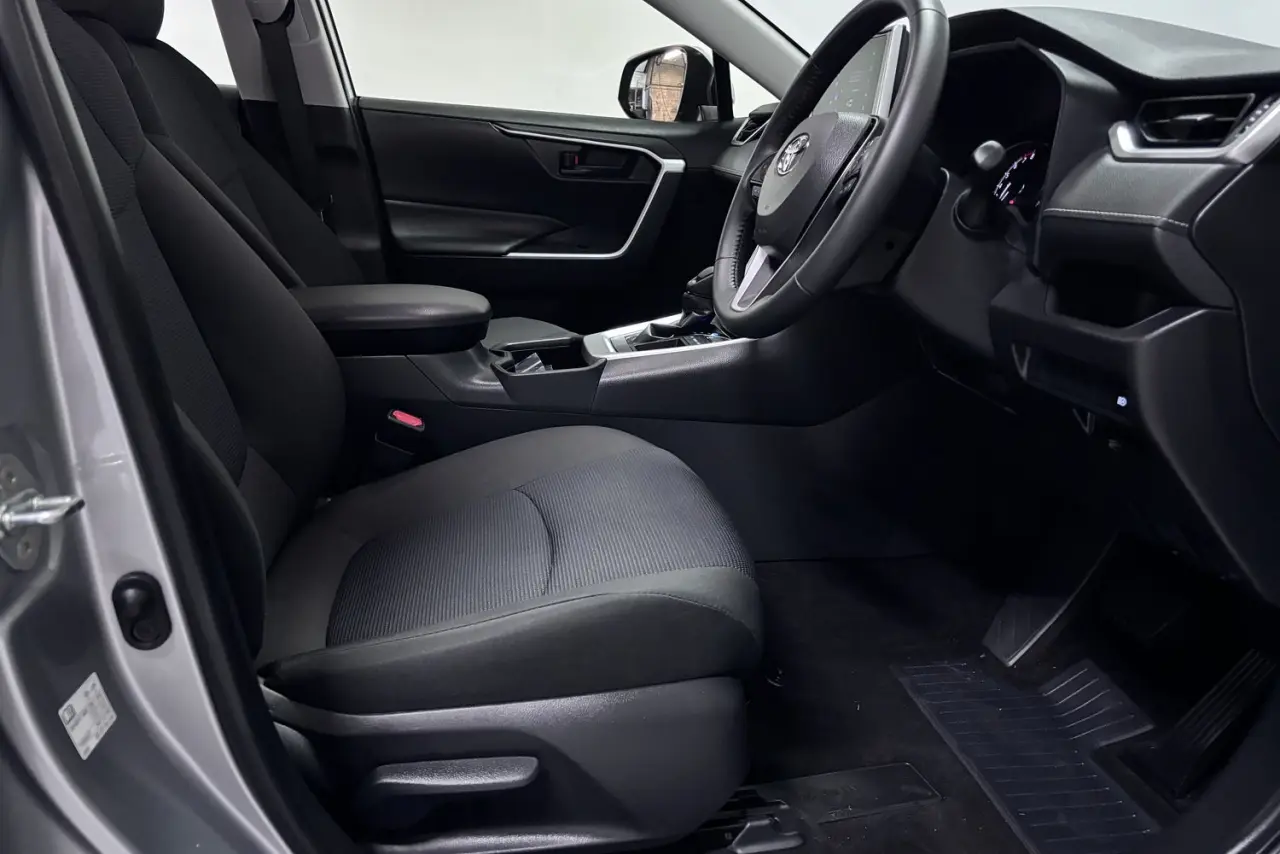 2024 Toyota RAV4 Gallery Image 21