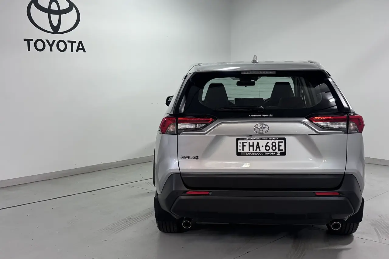 2024 Toyota RAV4 Gallery Image 6