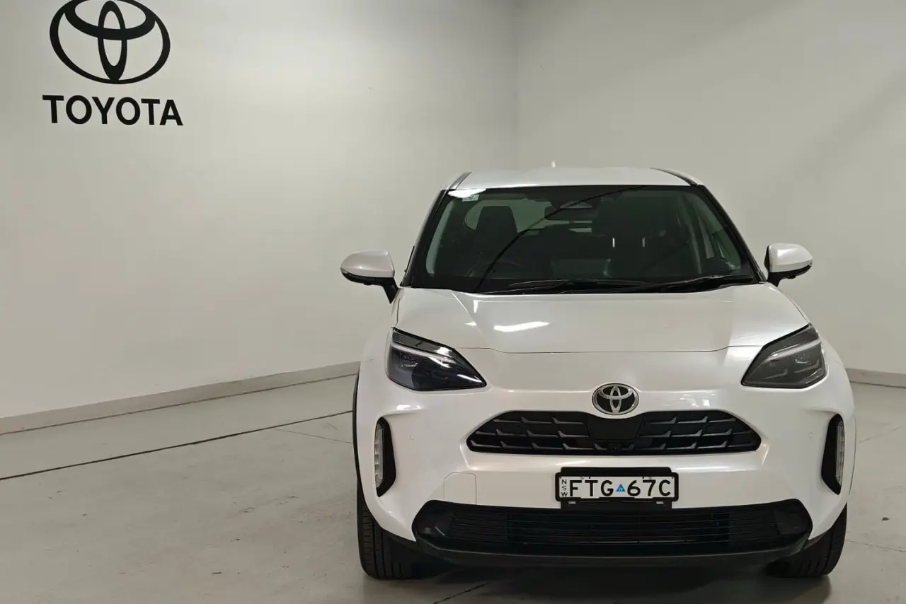 2024 Toyota Yaris Cross Gallery Image 3