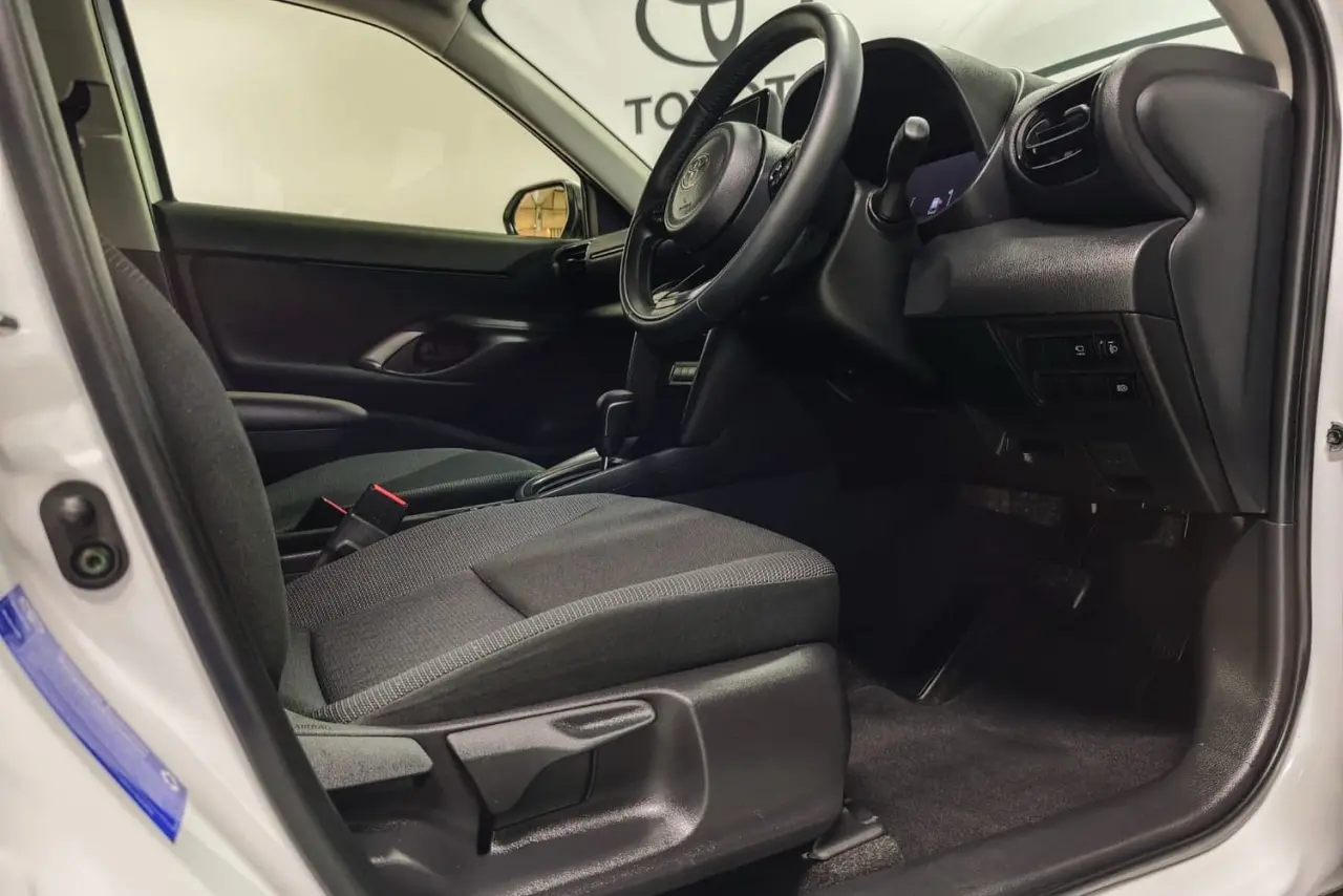 2024 Toyota Yaris Cross Gallery Image 9