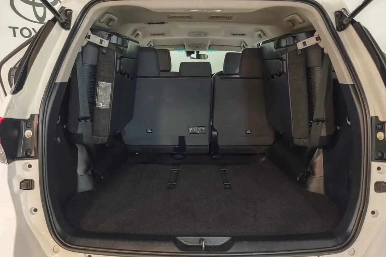 2022 Toyota Fortuner Gallery Image 12