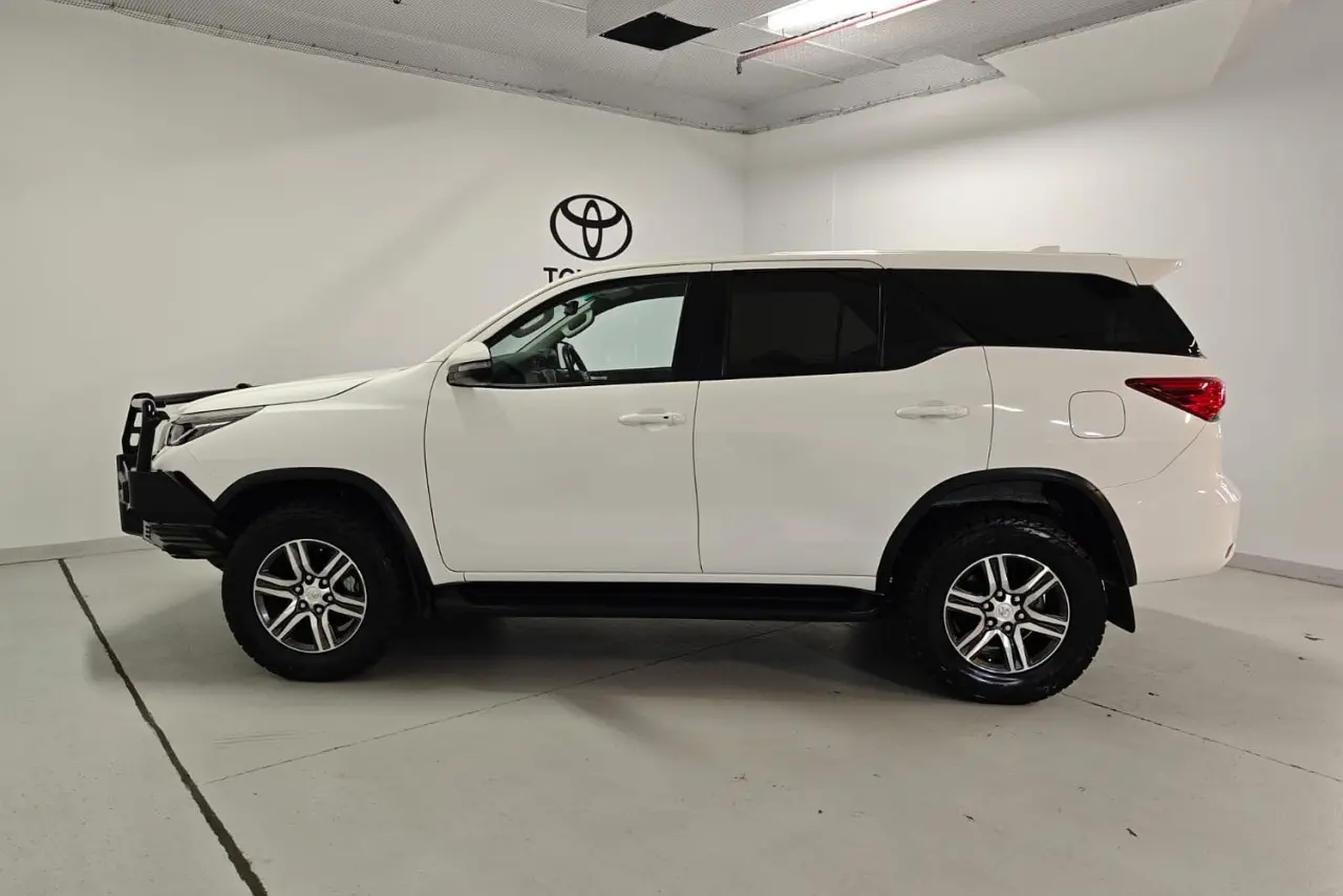 2022 Toyota Fortuner Gallery Image 8
