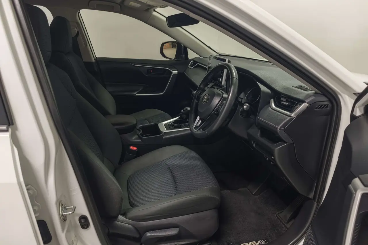 2022 Toyota RAV4 Gallery Image 10