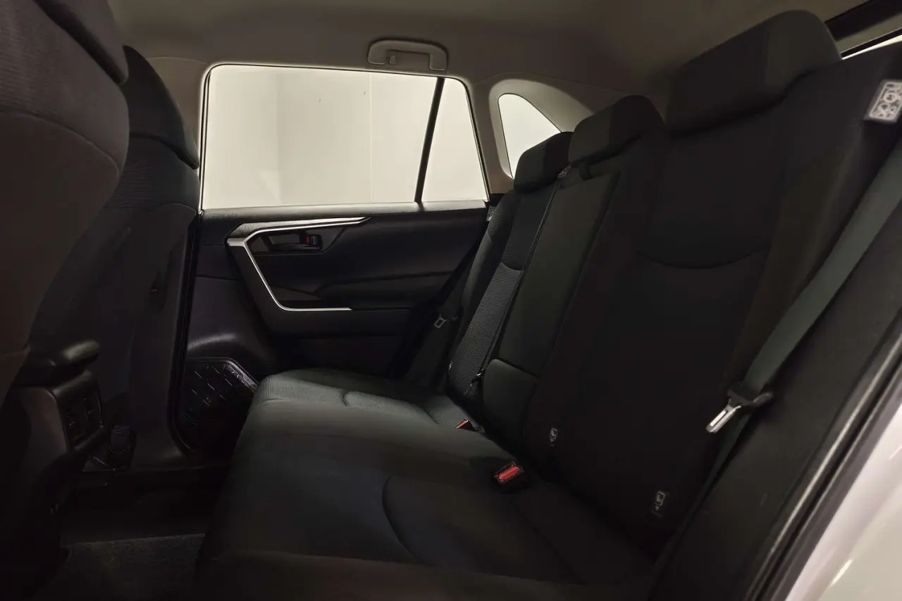 2022 Toyota RAV4 Gallery Image 13