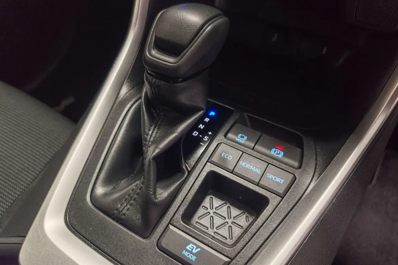 2022 Toyota RAV4 Gallery Image 19