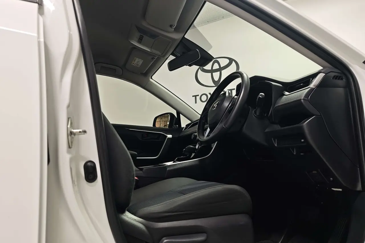 2022 Toyota RAV4 Gallery Image 22