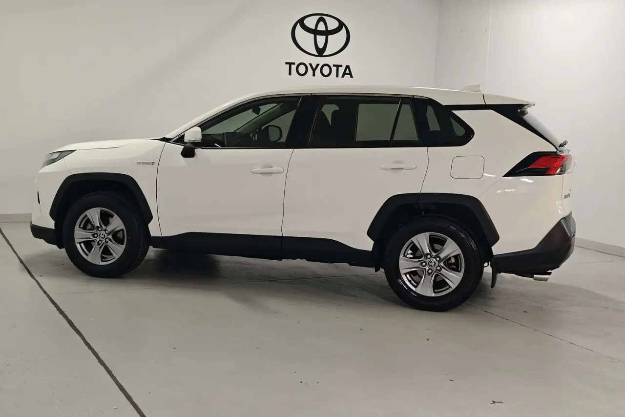 2022 Toyota RAV4 Gallery Image 9