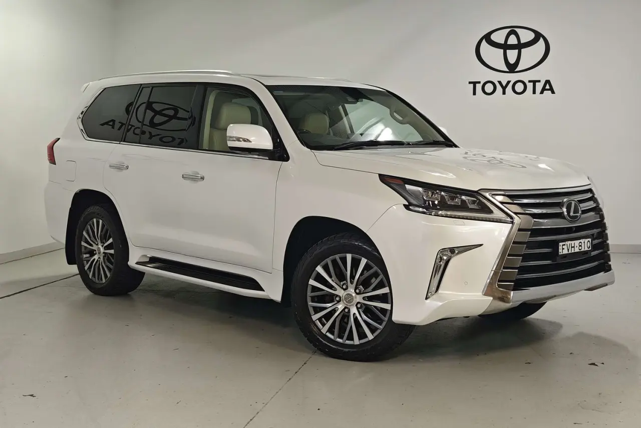 2017 Lexus LX Gallery Image 1