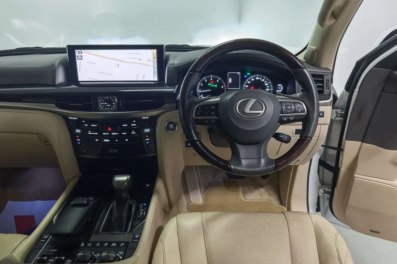 2017 Lexus LX Gallery Image 17