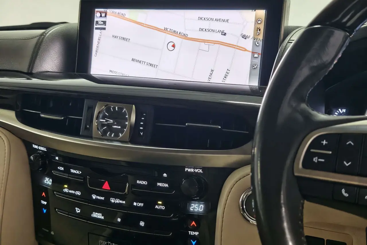 2017 Lexus LX Gallery Image 19