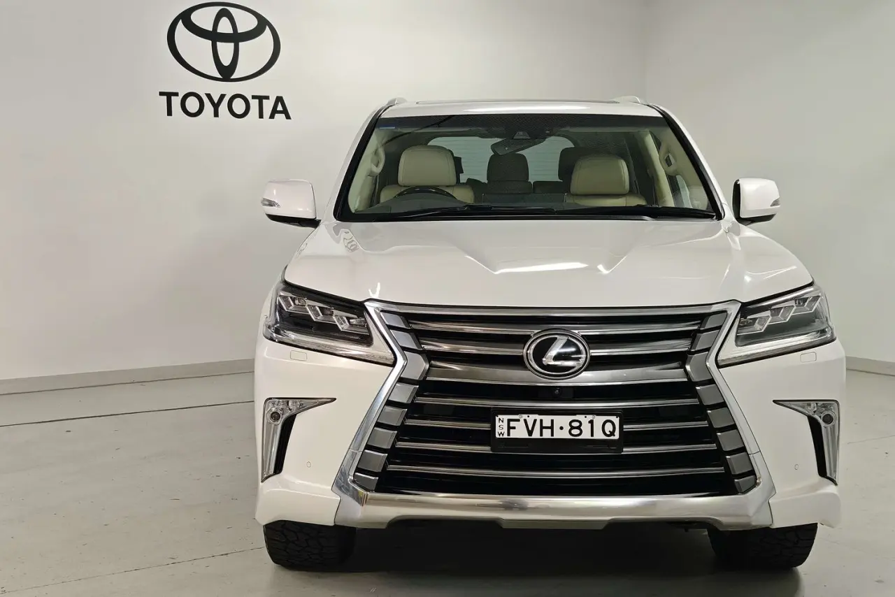 2017 Lexus LX Gallery Image 2