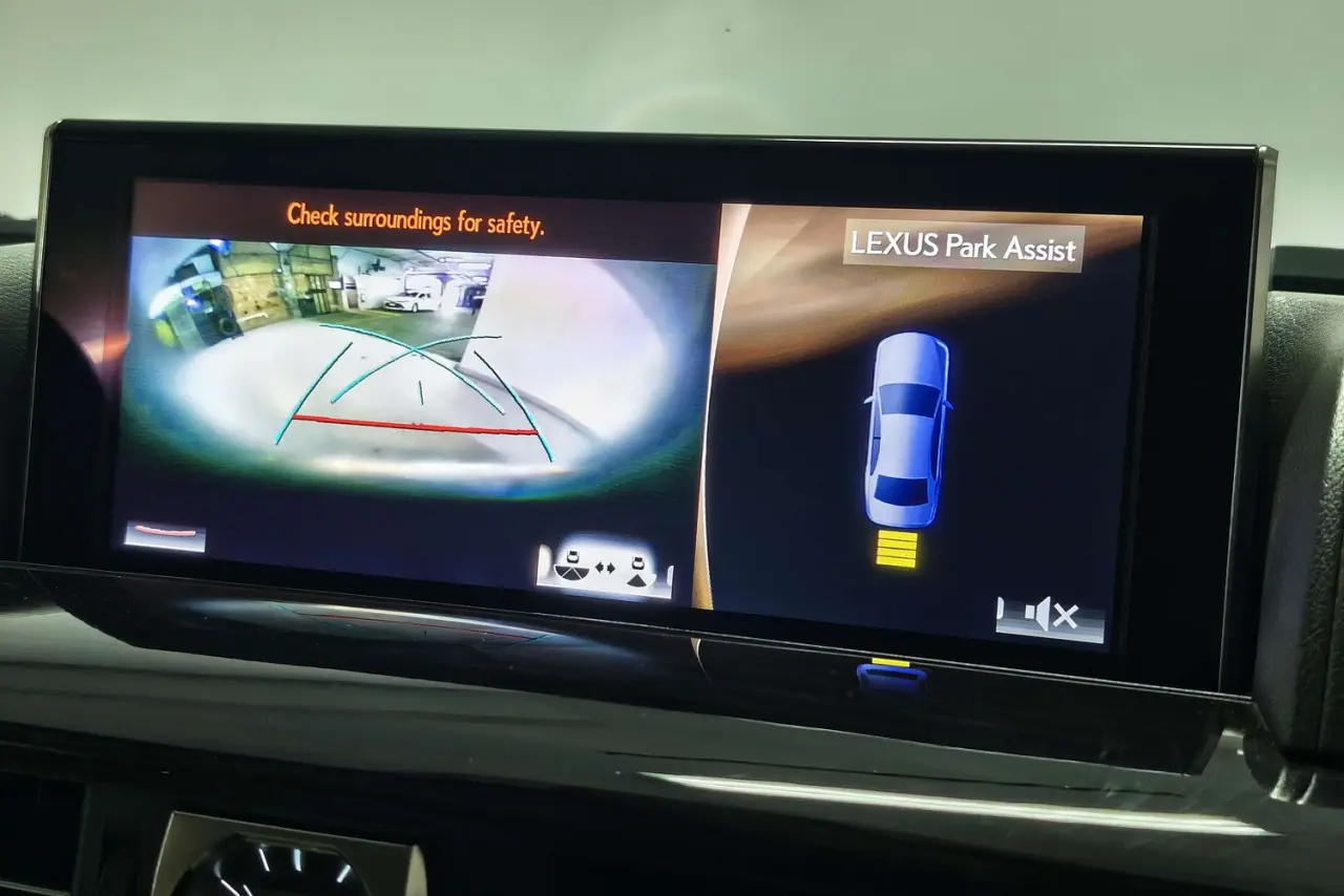 2017 Lexus LX Gallery Image 21