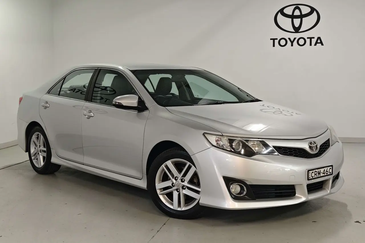 2013 Toyota Camry Gallery Image 1