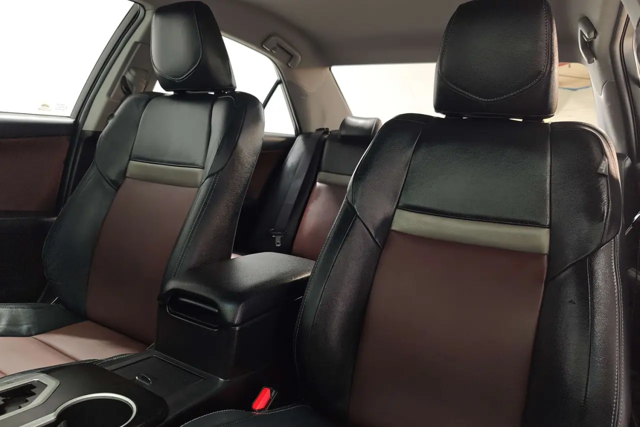 2013 Toyota Camry Gallery Image 15