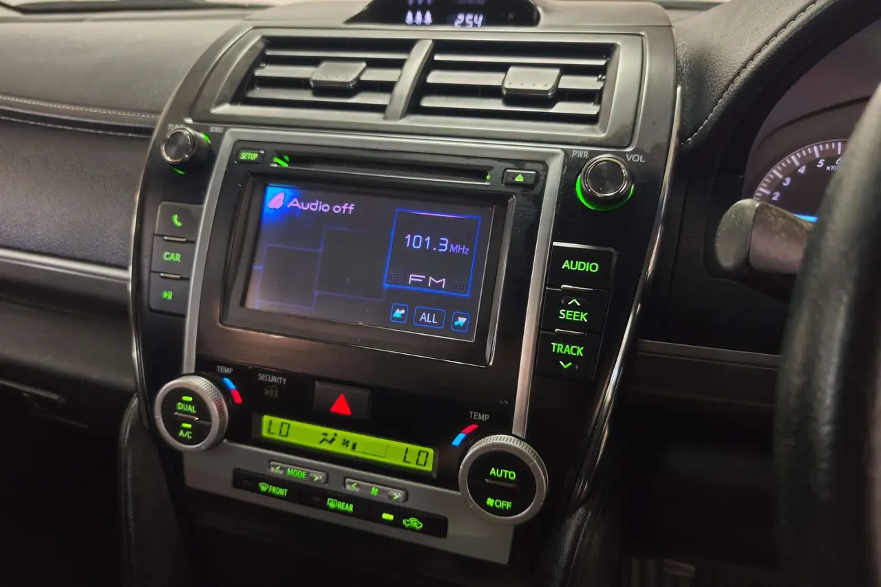 2013 Toyota Camry Gallery Image 18