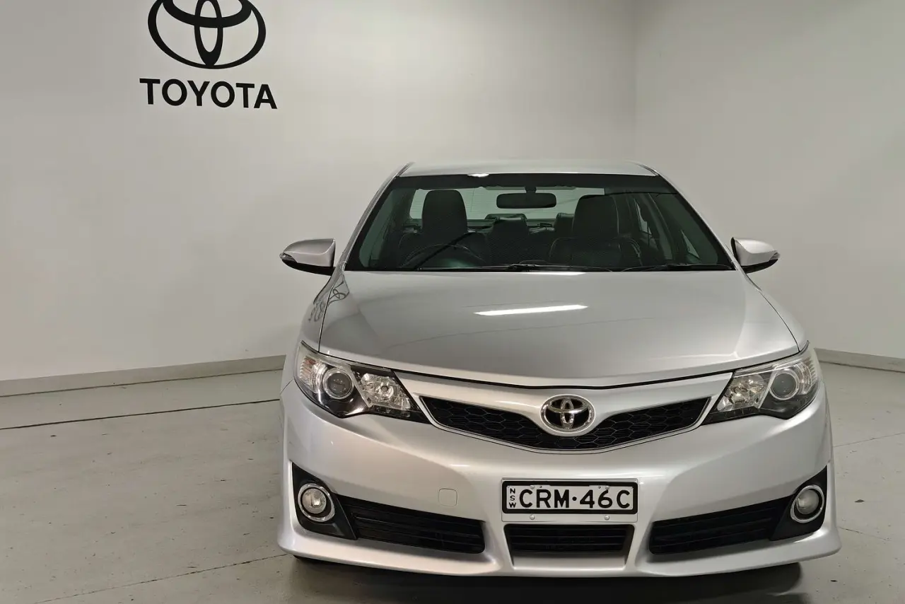 2013 Toyota Camry Gallery Image 2