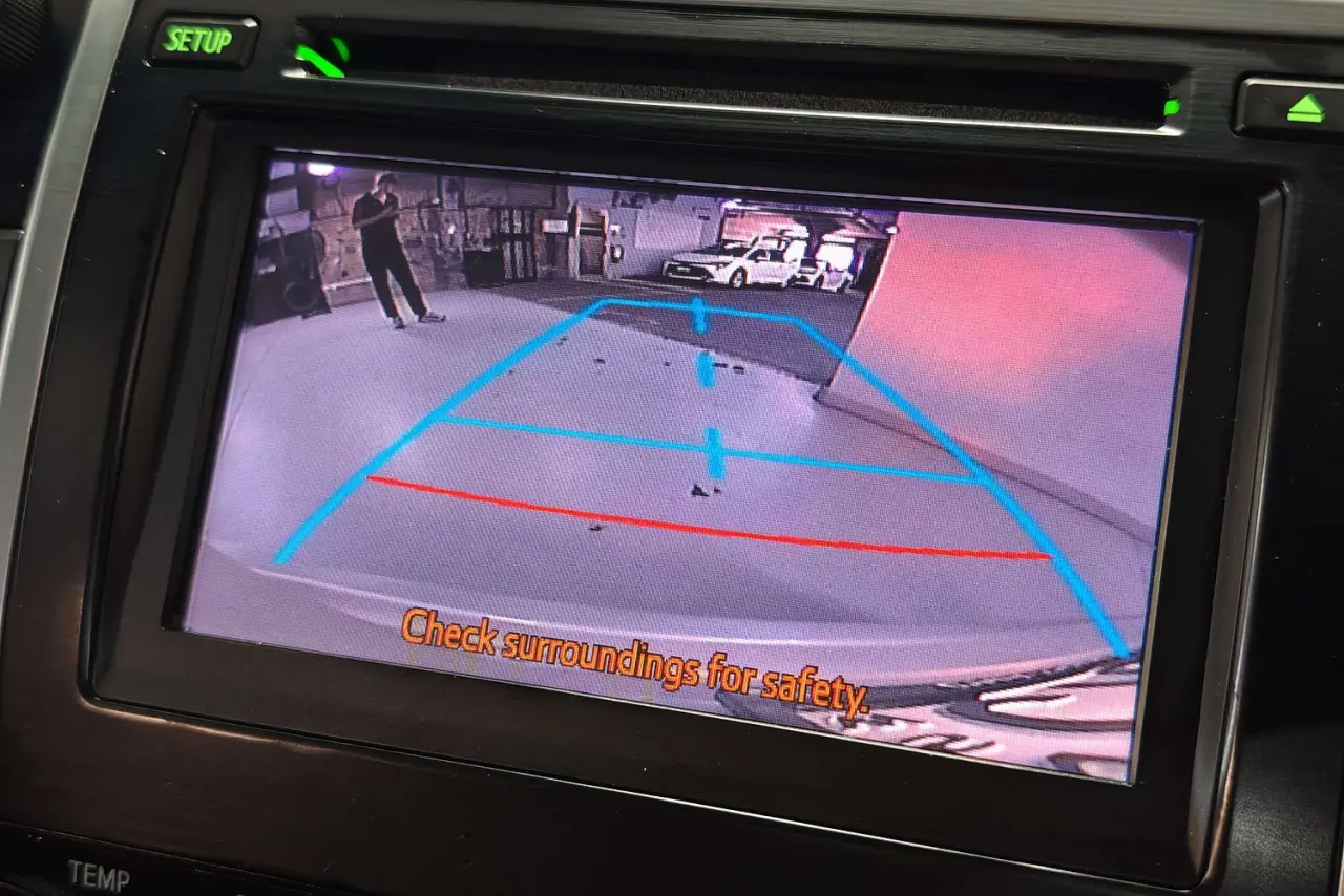 2013 Toyota Camry Gallery Image 20