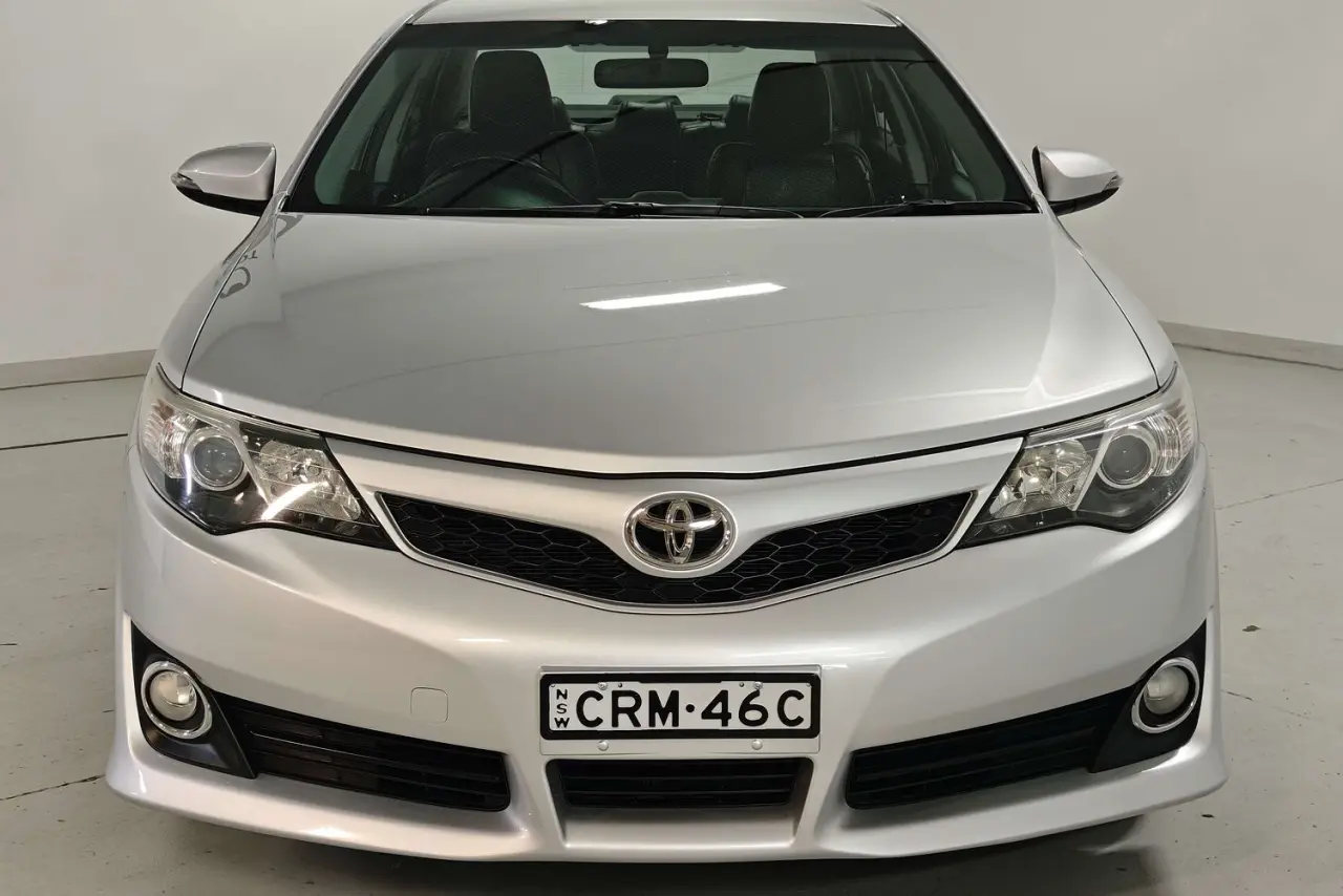 2013 Toyota Camry Gallery Image 3