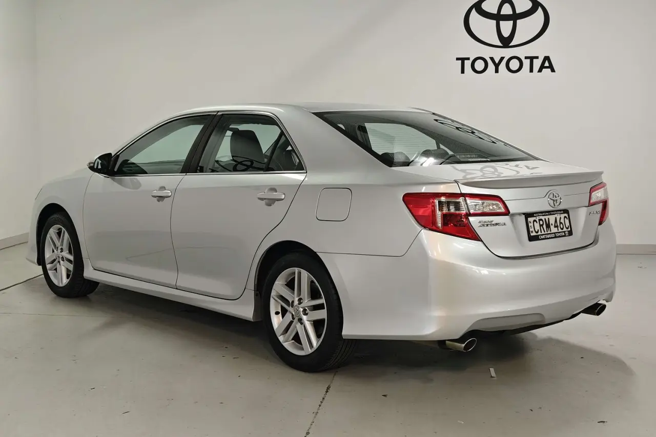 2013 Toyota Camry Gallery Image 6