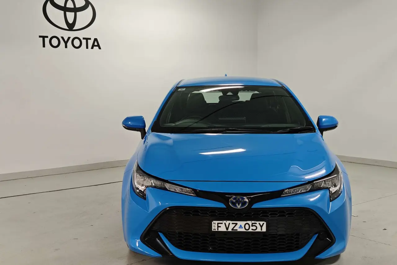 2021 Toyota Corolla Gallery Image 2