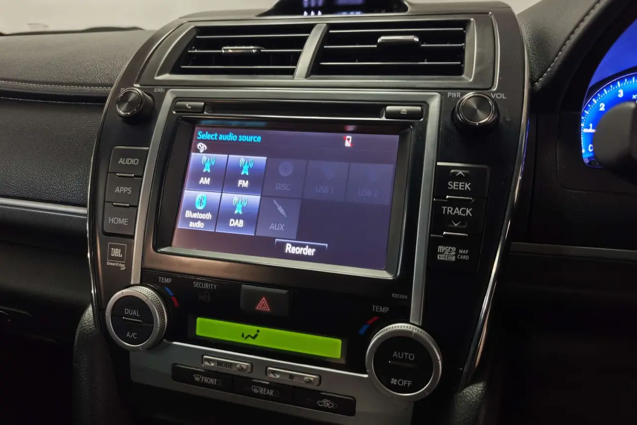 2017 Toyota Camry Gallery Image 18