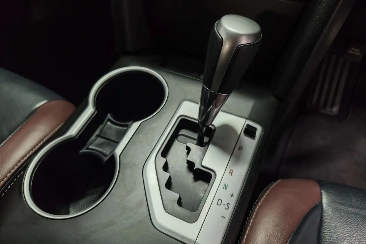 2017 Toyota Camry Gallery Image 19