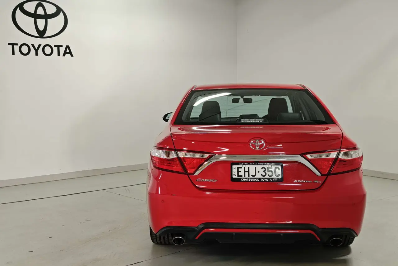 2017 Toyota Camry Gallery Image 7