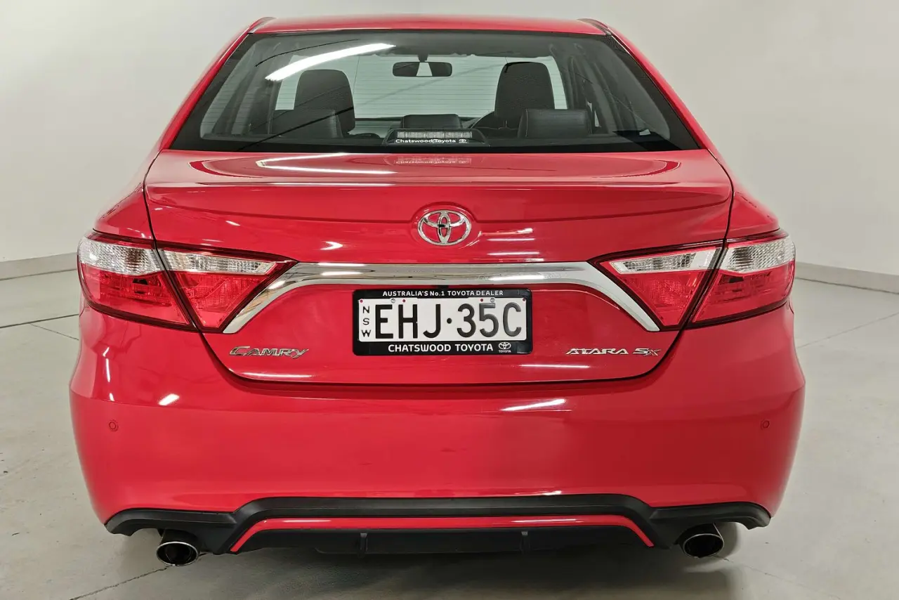 2017 Toyota Camry Gallery Image 8